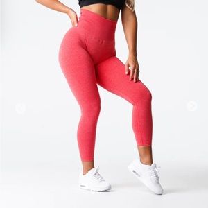 Size medium, Candy apple contour seamless leggings
